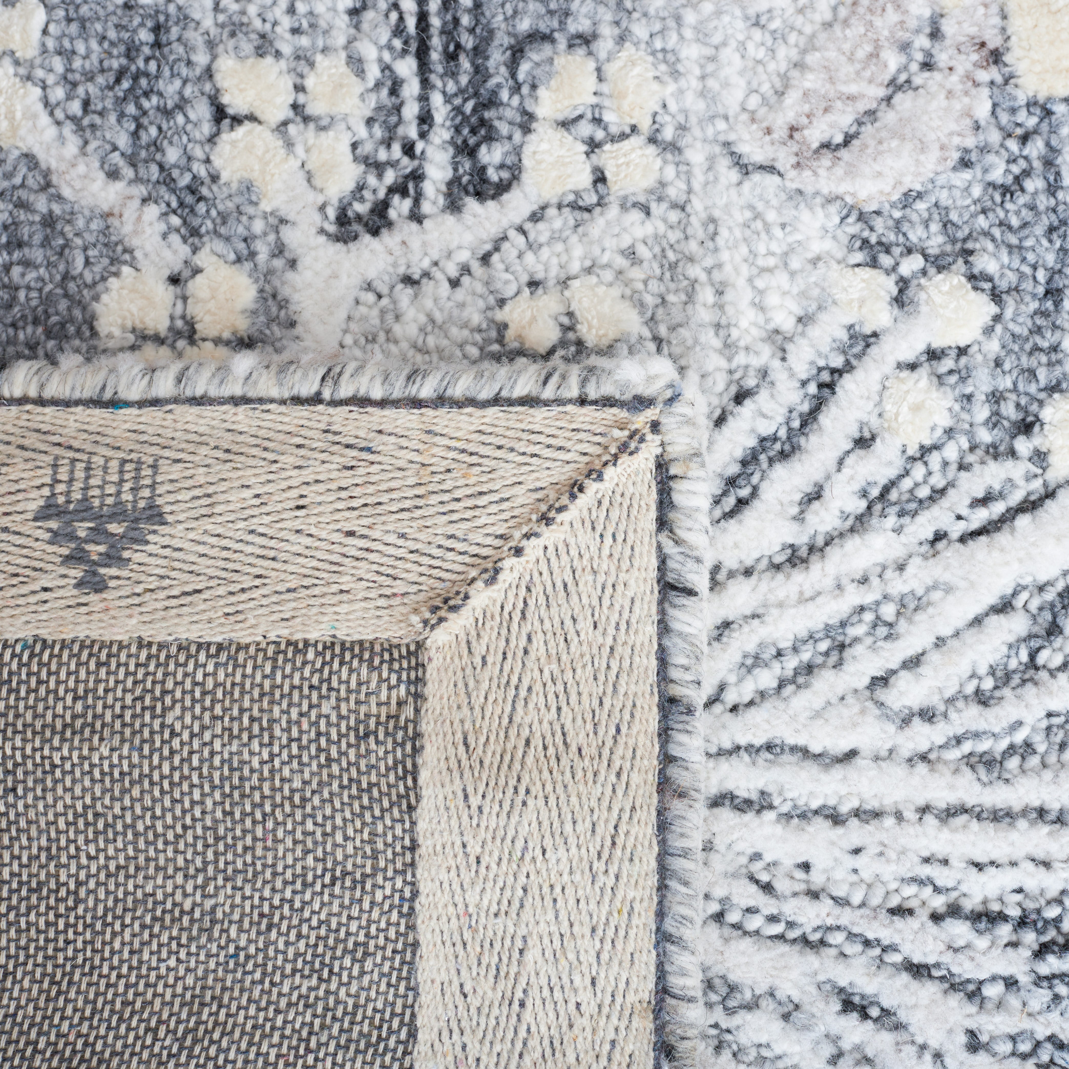 SAFAVIEH Glamour Quinten Floral Runner Rug, Grey/Ivory, 2'3" x 8'