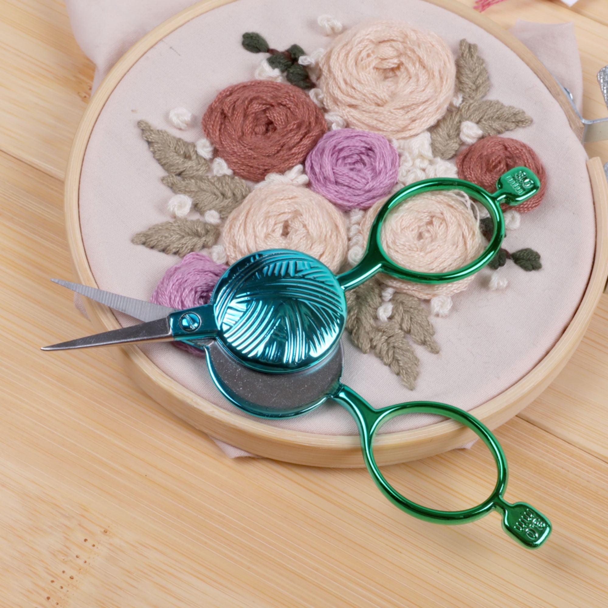 Yarn Ball Embroidery Scissors - Mint - 3 Scissors