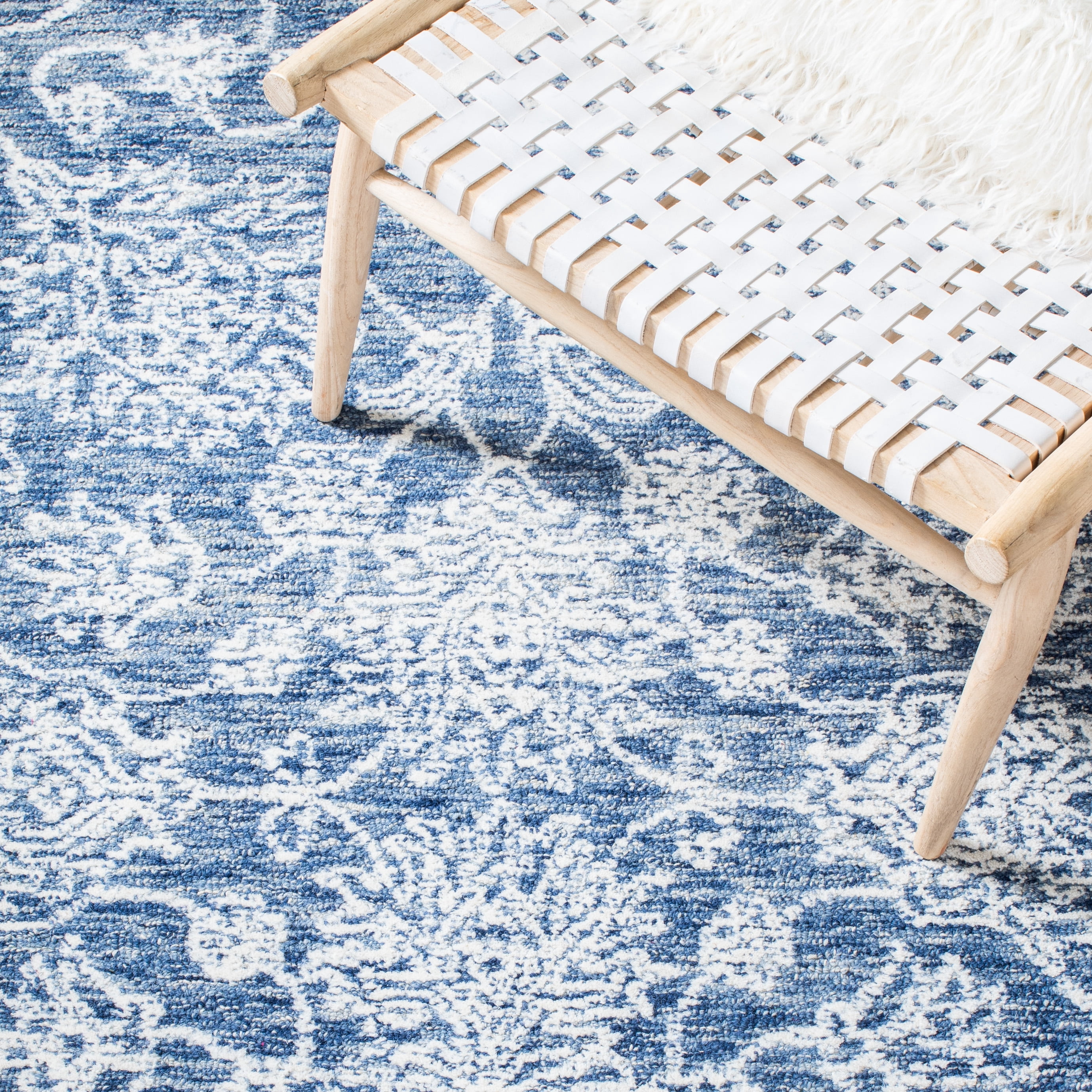 Safavieh Metro Josiah Medallion Area Rug, Natural/Blue, 6' x 6' Round