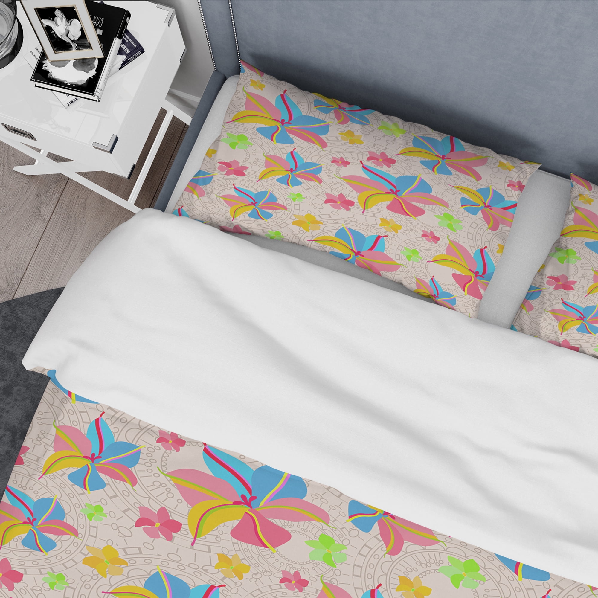 Designart 'Retro Pink Yellow Flowers' Mid-Century Modern Duvet Cover Set