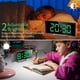 thumbnail image 4 of Reloj despertador digital para dormitorios Pantalla de espejo LED de 7 '' 2 Brillo 12/24H Temperatura Fecha Luz nocturna Posponer Carga USB y funciona con pilas Verde, 4 of 5