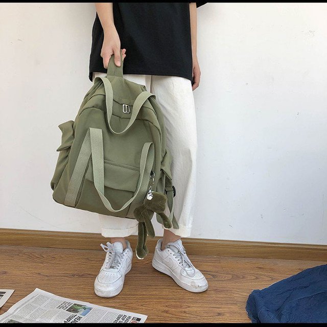 Mochila vintage para hombres y mujeres, mochila de lona para computadora portátil universitaria, mochila de viaje informal estética Y2K con lindo colgante