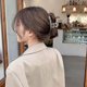 thumbnail image 4 of 2 Piezas Peinado de Mujer Garra de Mujer Pinza de Tiburón Acrílico Pinza de Pelo Corenne Pinza de Cola de Caballo Pinza de Pelo Peinado (Beige y Transparente), 4 of 4