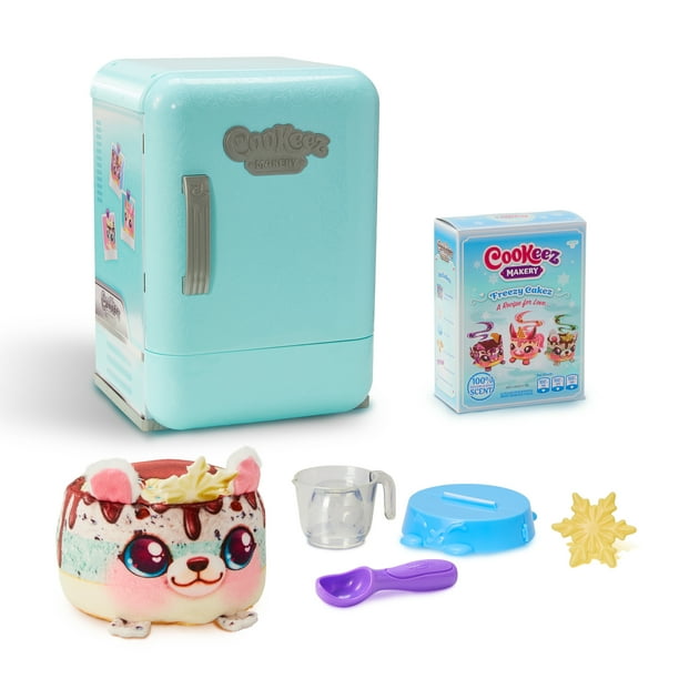 Cookeez Makery Freezy Cakez. Mix & Decorate your plush best friend