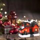 thumbnail image 4 of Miniatura de resina con luz LED navideña, casita de muñecas en miniatura con luz cálida, ideal para decorar el jardín o como regalo. Pequeña, 4 of 8