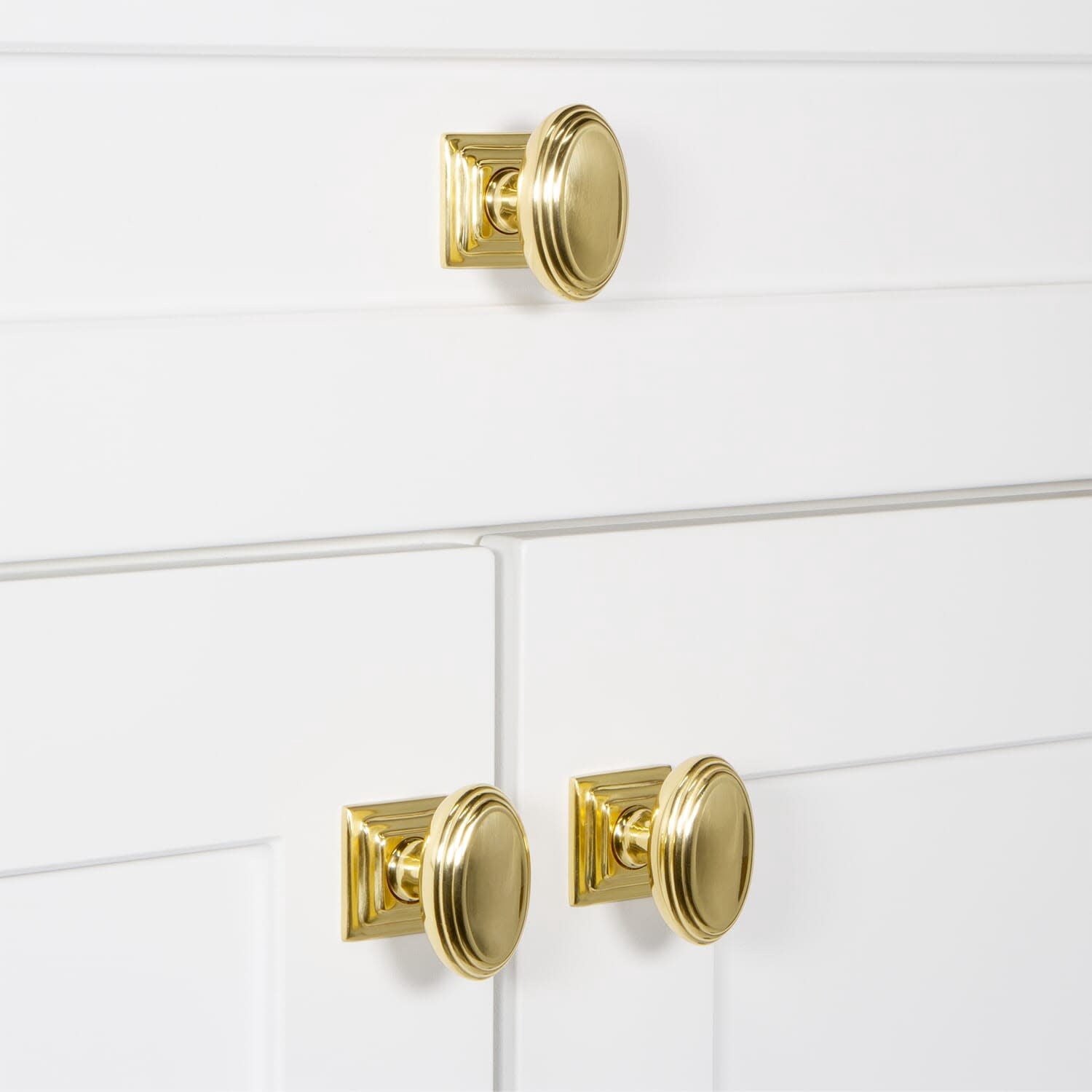 Grandeur 804724 Anneau 1-3/4" Solid Brass Flat Oval Cabinet Knob - Brass