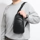 thumbnail image 1 of Riñoneras Bolsos De Pecho Para Hombre, Riñonera De Viaje Con Múltiples Bolsillos De Gran Capacidad De Piel De Vaca De Color Sólido, 1 of 6