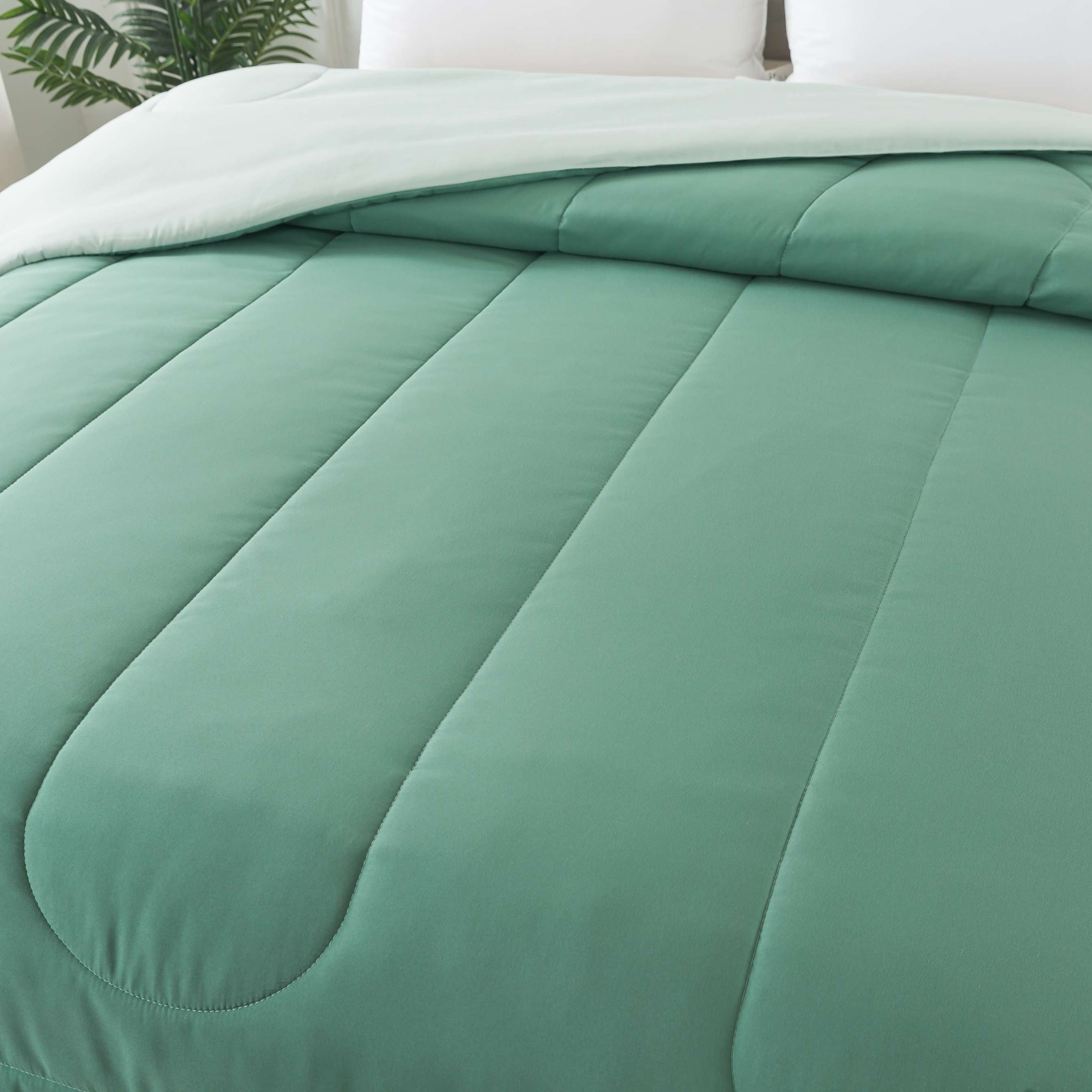 Mainstays Reversible Microfiber Comforter, Sage Green, Full/Queen, Adult, Unisex