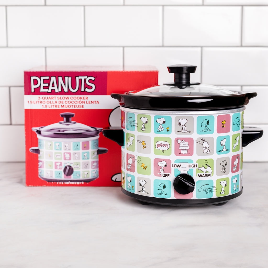 Winston Brands Peanuts Snoopy Compact 2-Quart Slow Cooker