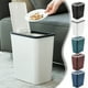thumbnail image 1 of Basurero de Plástico con Tapa a Presión y Bloqueo de Olores, de 17 Litros, Ideal para Baño, Cocina, Oficina, Dormitorio y Sala de Estar (Azul, Marrón, Verde y Blanco), 1 of 5