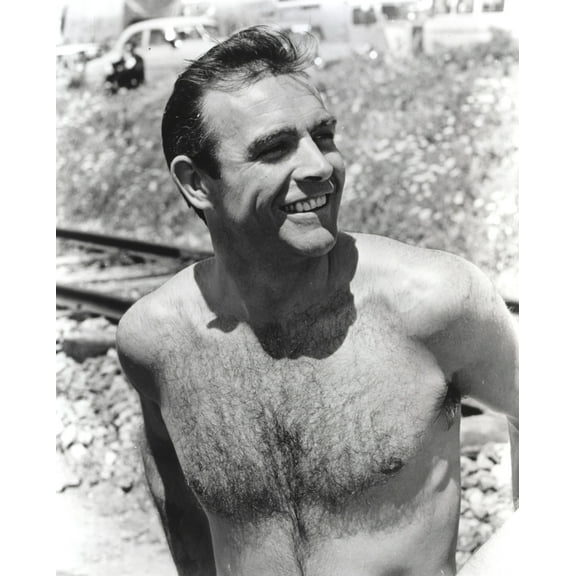 Sean Connery shirtless Photo Print (8 x 10)