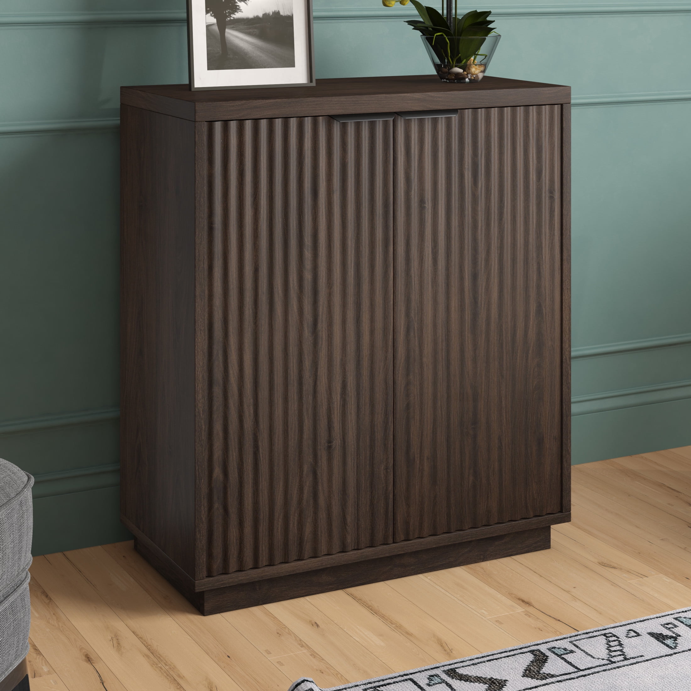 Evelyn&Zoe Modern/Contemporary 28" Wide Alder Brown Accent Cabinet