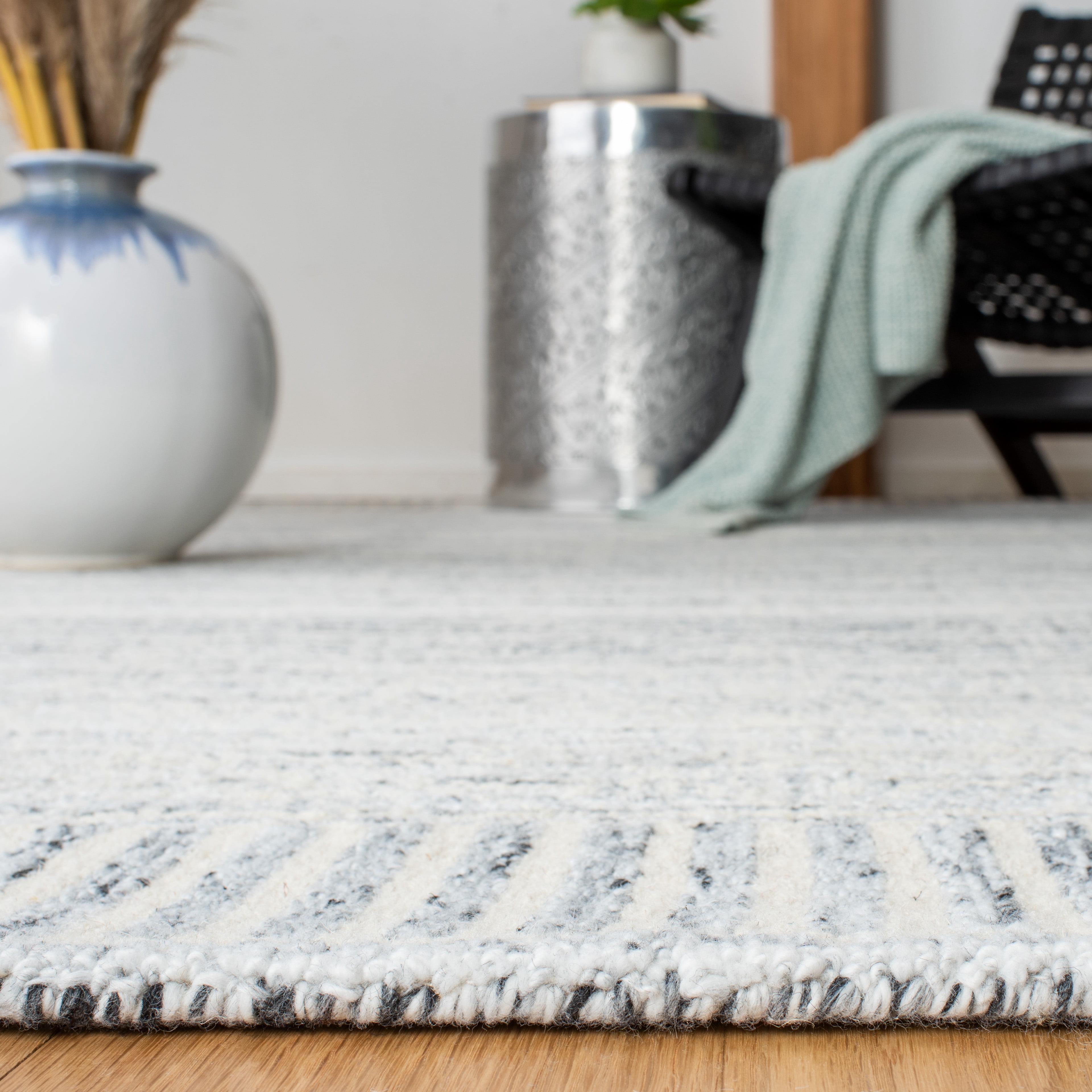 SAFAVIEH Roslyn Dacre Abstract Runner Rug, Grey/Ivory, 2'3" x 9'