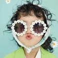 thumbnail image 3 of Gafas de sol redondas de flores para niñas con forma de flor lindas gafas de protección al aire libre playa niña niño regalos, 3 of 5