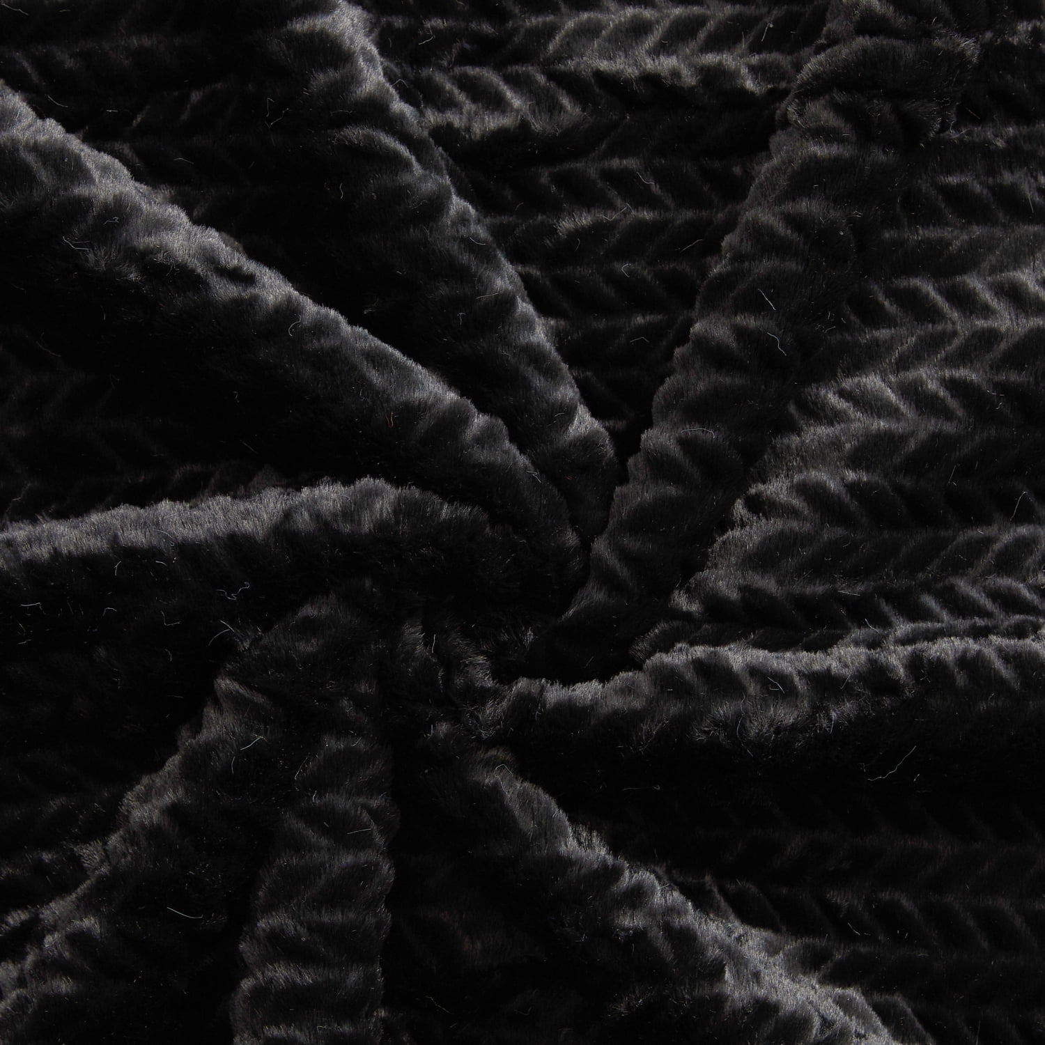Dearfoams Reversible Embossed Faux Fur to Faux Shearling Oversized Couch Throw Blanket, Black, 50 x 70 in