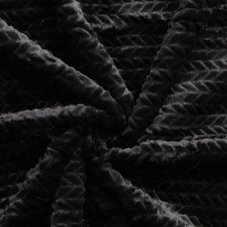 Dearfoams Reversible Embossed Faux Fur Black Throw Blanket photo 4