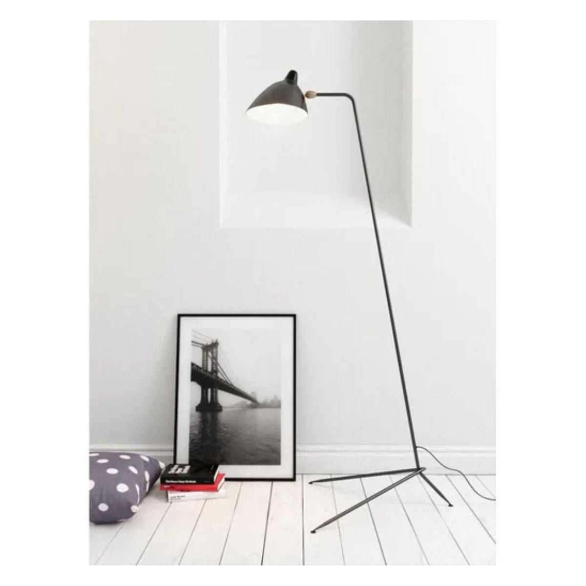 Simmon Lamp made of Steel frame in Black