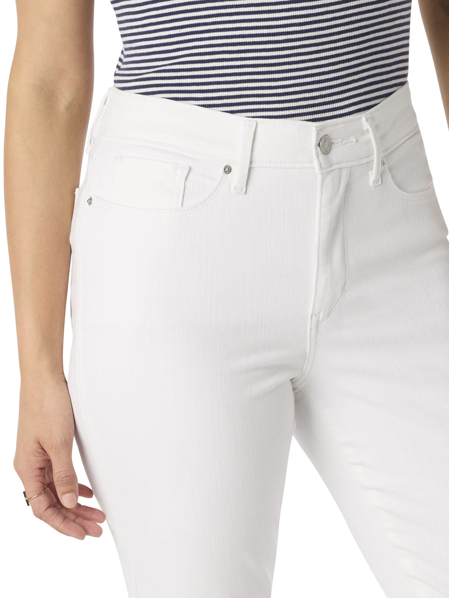 Levi Strauss Signature Women's Mid Rise Capri
