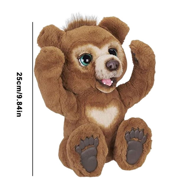 oso curioso de peluche de juguete para niños pequeños, oso de peluche eléctrico Deng Xun, vista frontal centrada de peluche marrón de 25 cm con corazón blanco en el pecho. Felpa rellena de algodón PP, patas con almohadillas simuladas y rasgos faciales expresivos; cabeza y extremidades móviles, emite sonidos y reacciona al alimentarlo. Fondo blanco de catálogo; ideal como juguete interactivo y regalo de cumpleaños, también usado a menudo para juegos de imaginación infantiles.