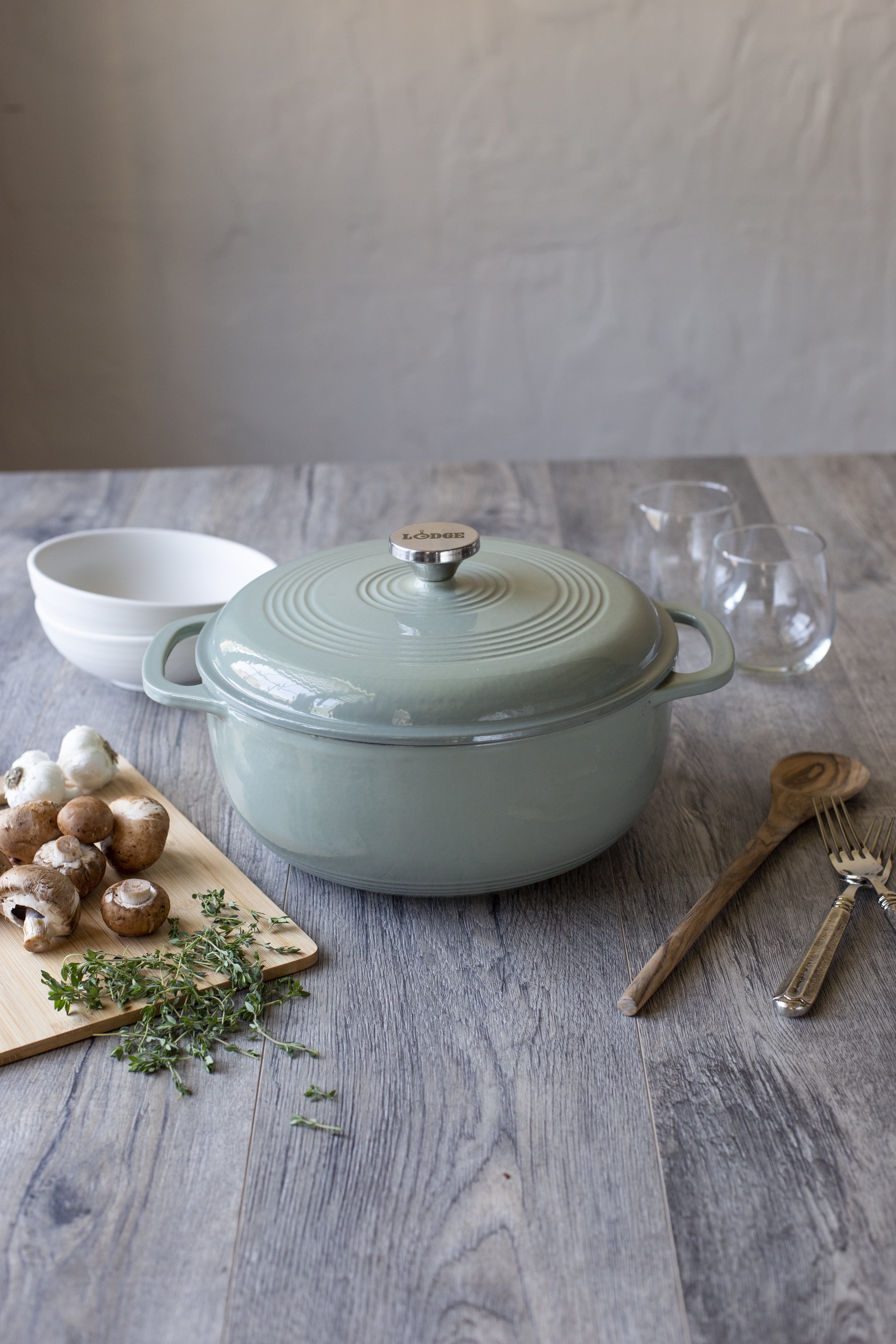 Review: Why the Lodge Cast Iron Dutch Oven is worth the buy