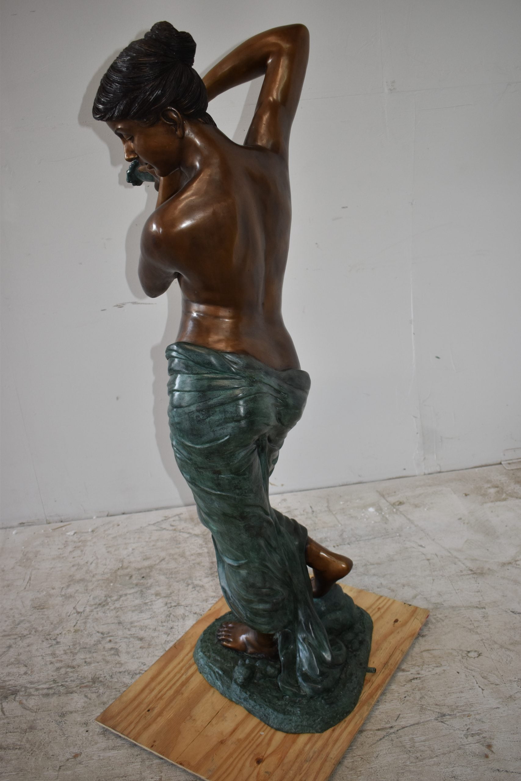 Nifao Girl With a Shell Fountain Bronze Statue – Outdoor Garden Decor Sculpture, 18"L x 19"W x 52"H
