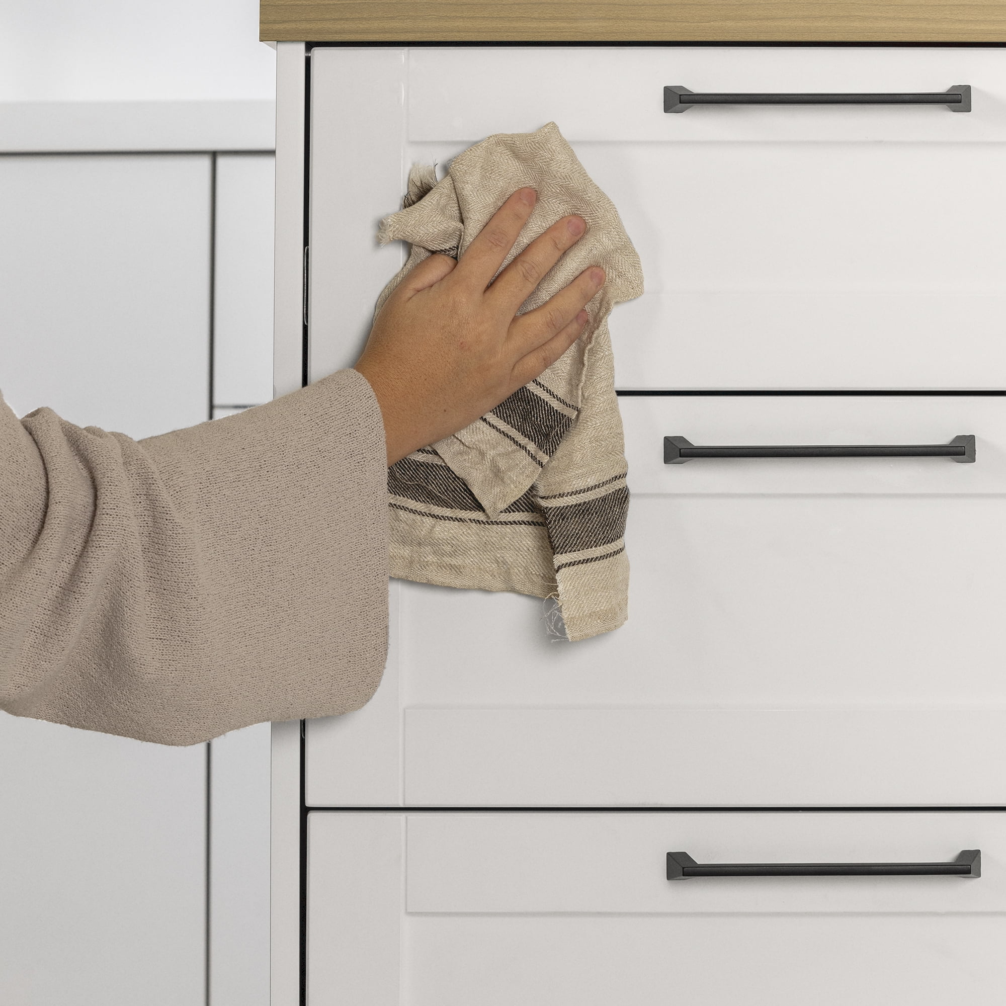 South Shore Toscano 6-Drawer Kitchen Island with Doors and Wine Storage, in White and Maple Nutmeg