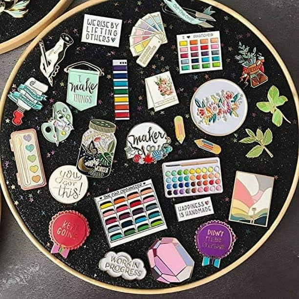 (Negro) Exhibidor de pared para colgar broches, soporte para joyas, esmaltado, pendientes, collares, tablero de lentejuelas con estrellas, exhibición de colección de alfileres, lona/cuero