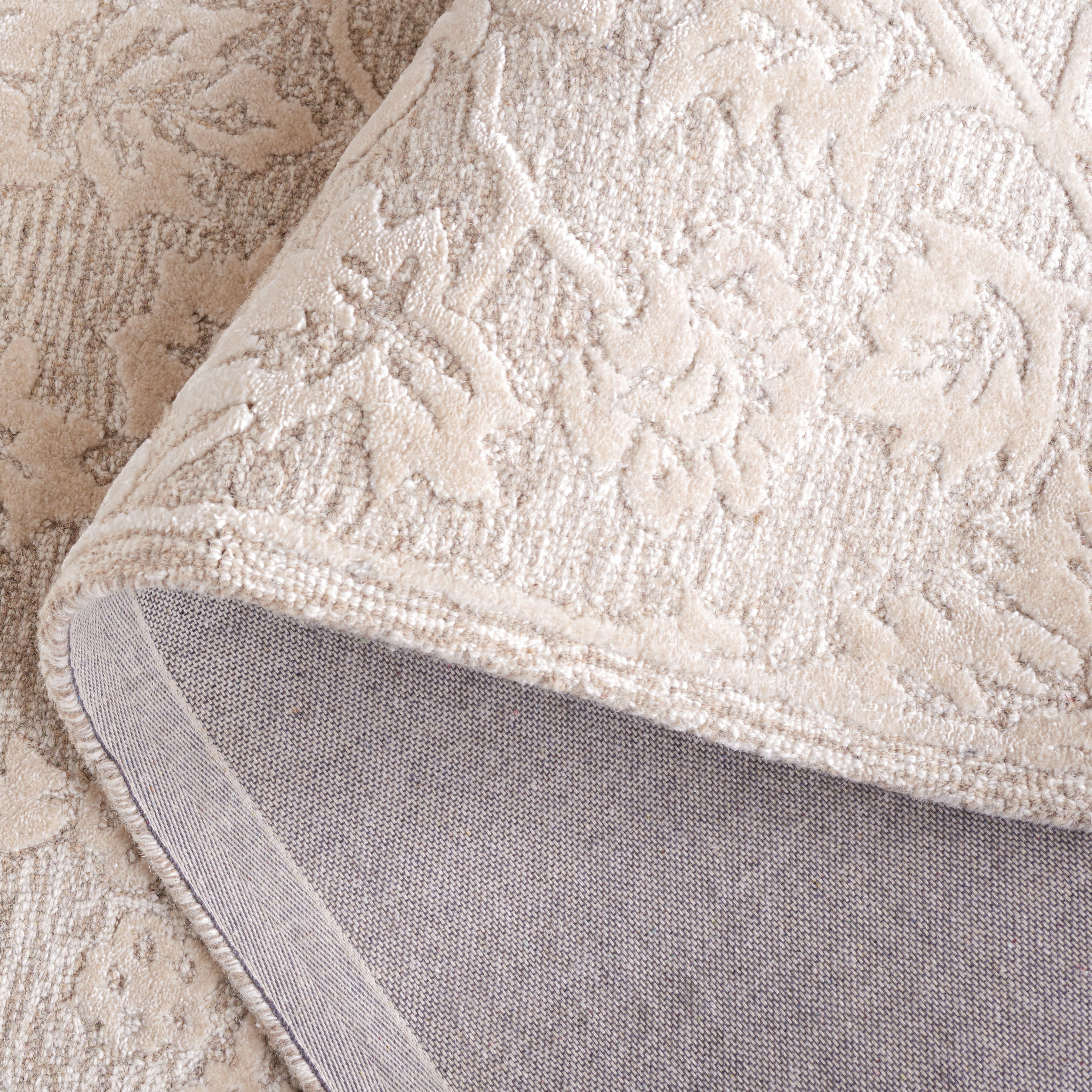 SAFAVIEH Glamour Zowie Floral Area Rug, Beige/Ivory, 6' x 6' Square