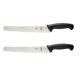 thumbnail image 1 of Paquete de 2 cuchillos para pan Mercer Culinary Millennia con mango negro y filo ondulado de 25 cm de ancho, 1 of 8