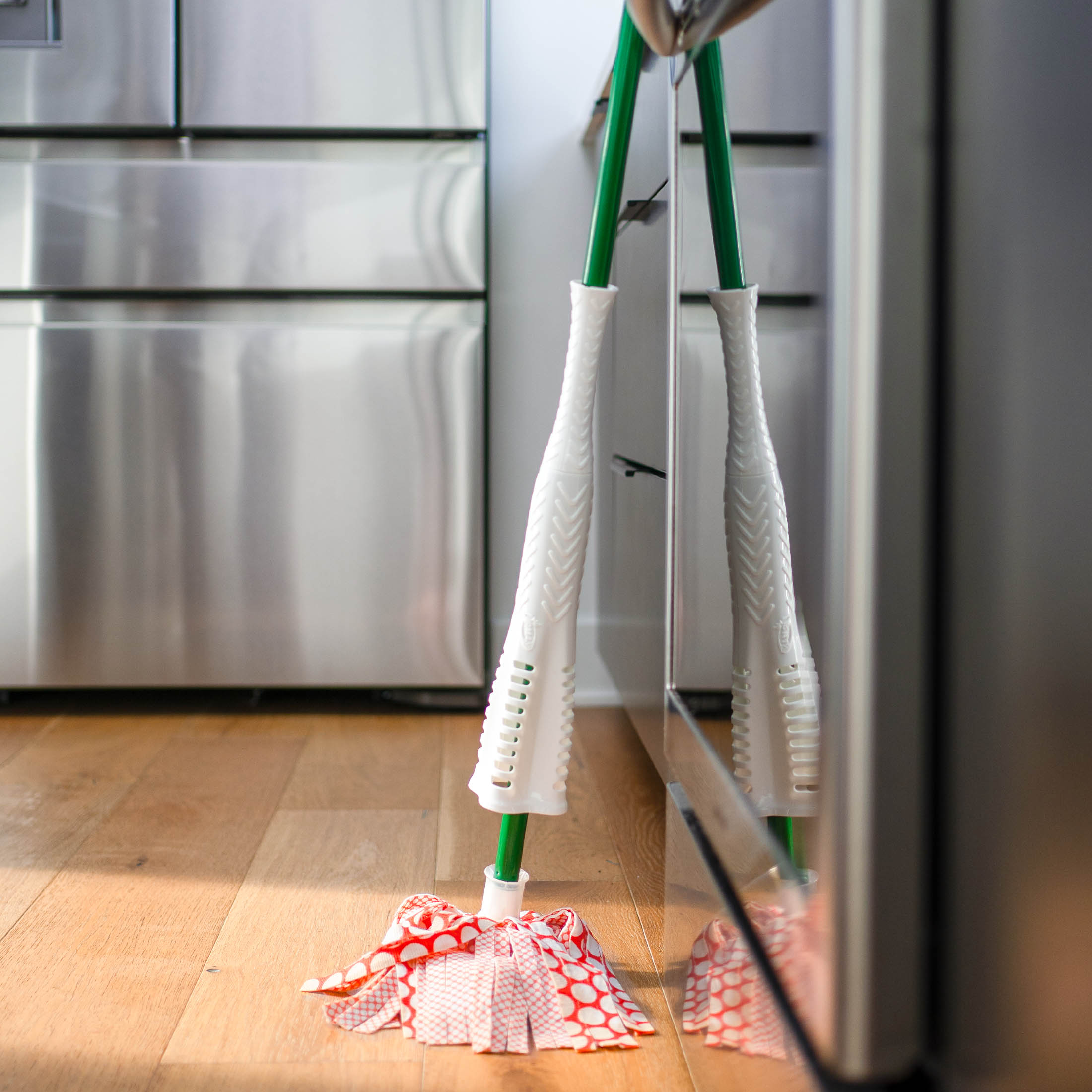 Libman Wonder Mop with Microfiber and Power Wringer photo 6