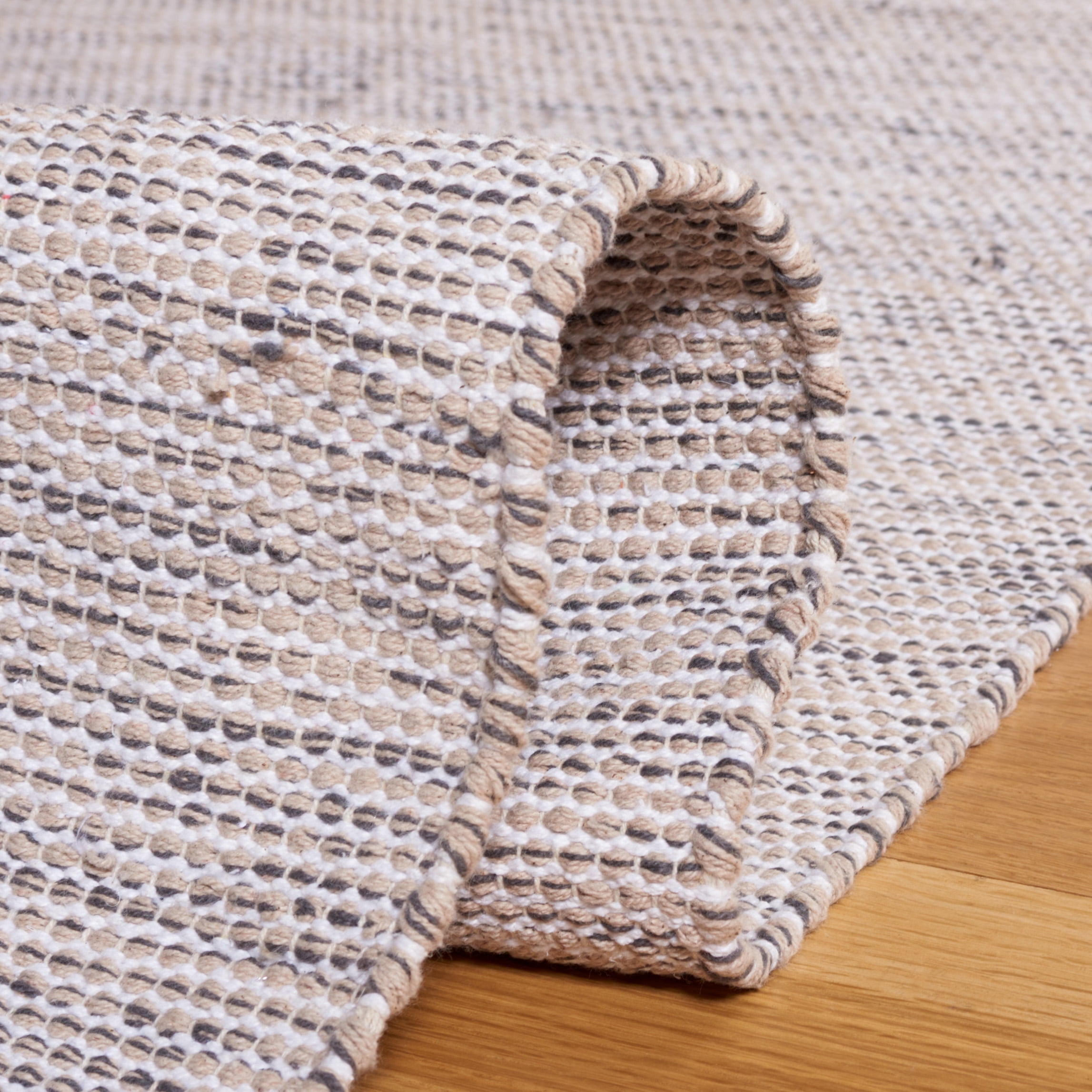 SAFAVIEH Montauk Cian Distressed Cotton Area Rug, Beige/Ivory, 5' x 8'