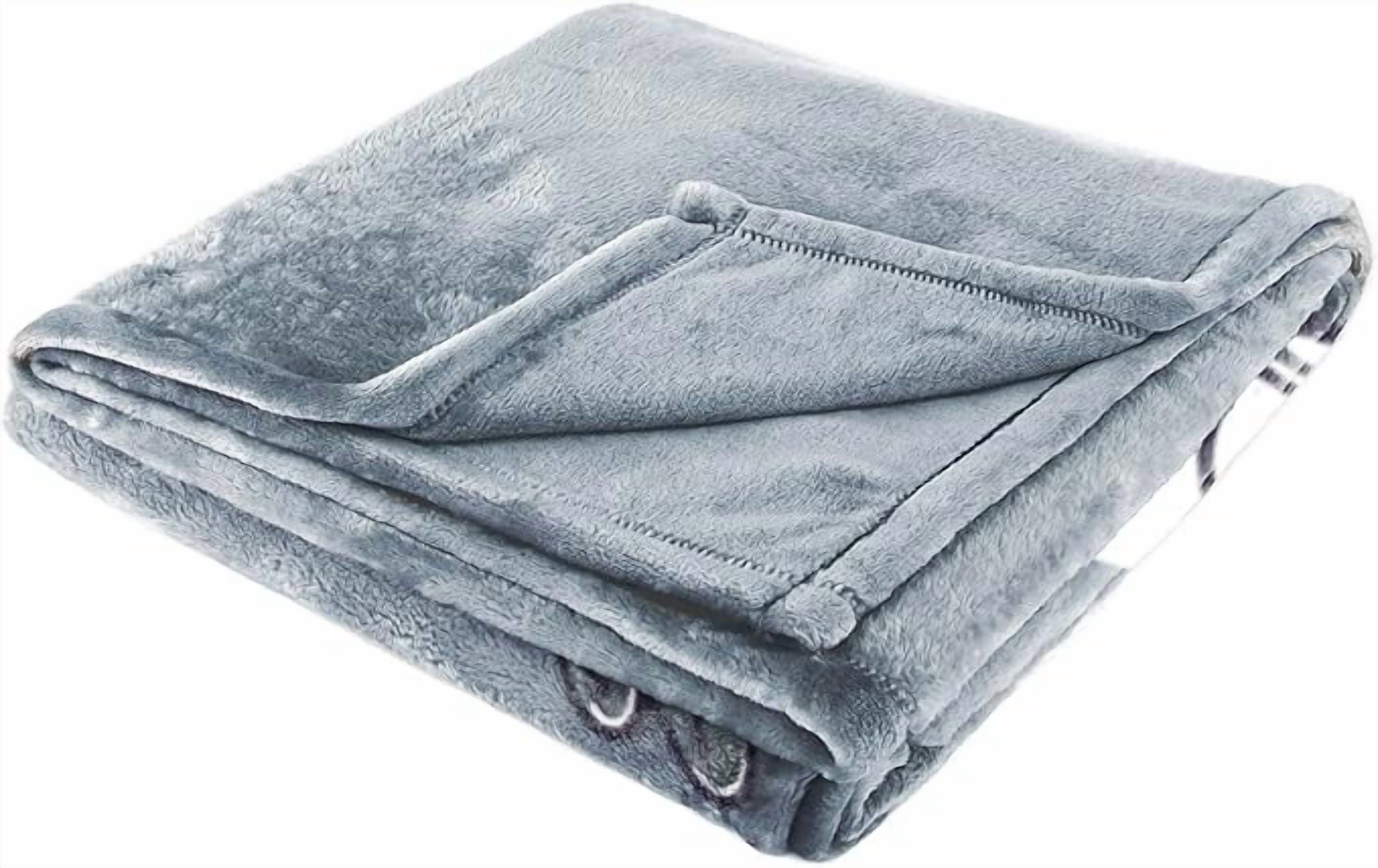 One Piece 893810 50 x 70 in. Straw Hat Pirates Fleece Throw Blanket