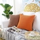 thumbnail image 4 of Paquete de 2, Funda de Almohada Decorativa Cuadrada Suave de Pana de 45x45 cm (Gránulos Naranja), 4 of 4