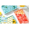 thumbnail image 3 of Bandeja redonda para cubitos de hielo con tapa y recipiente JM 66 piezas Esfera Enfriamiento de hielo Cóctel Whisky Té Café 2 bandejas 1 cubo de hielo, 3 of 5