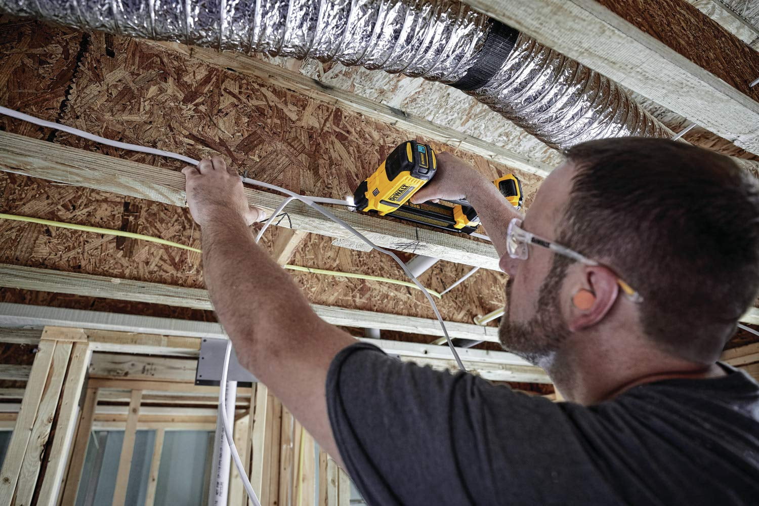 DEWALT DCN701D1 Cable Stapler Kit, Battery Included, 20 V, 2 Ah, 1 in W Crown