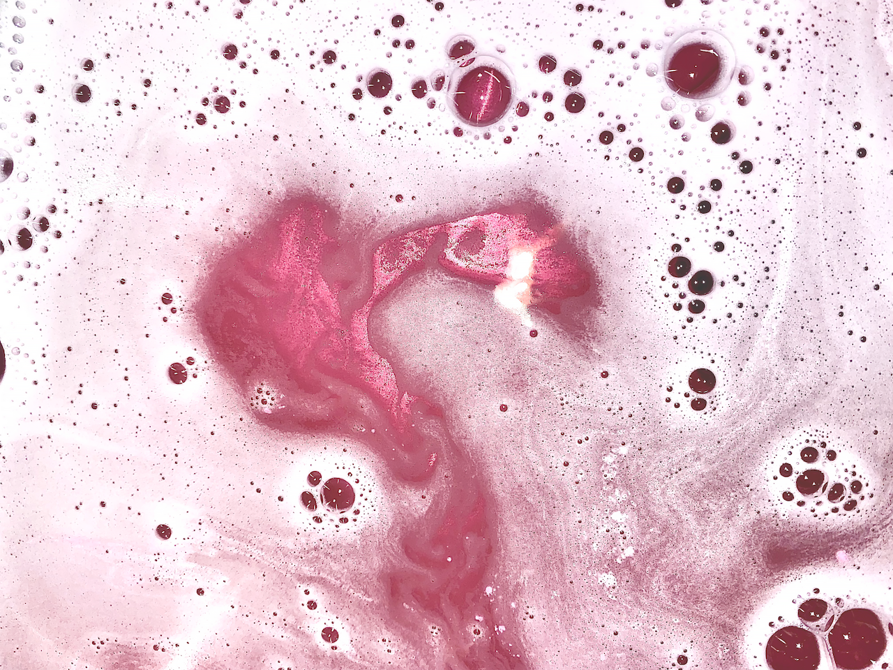 Onyx Bathhouse Birthday Party Vanilla Birthday Cake Bath Bomb, 4.9 Oz.