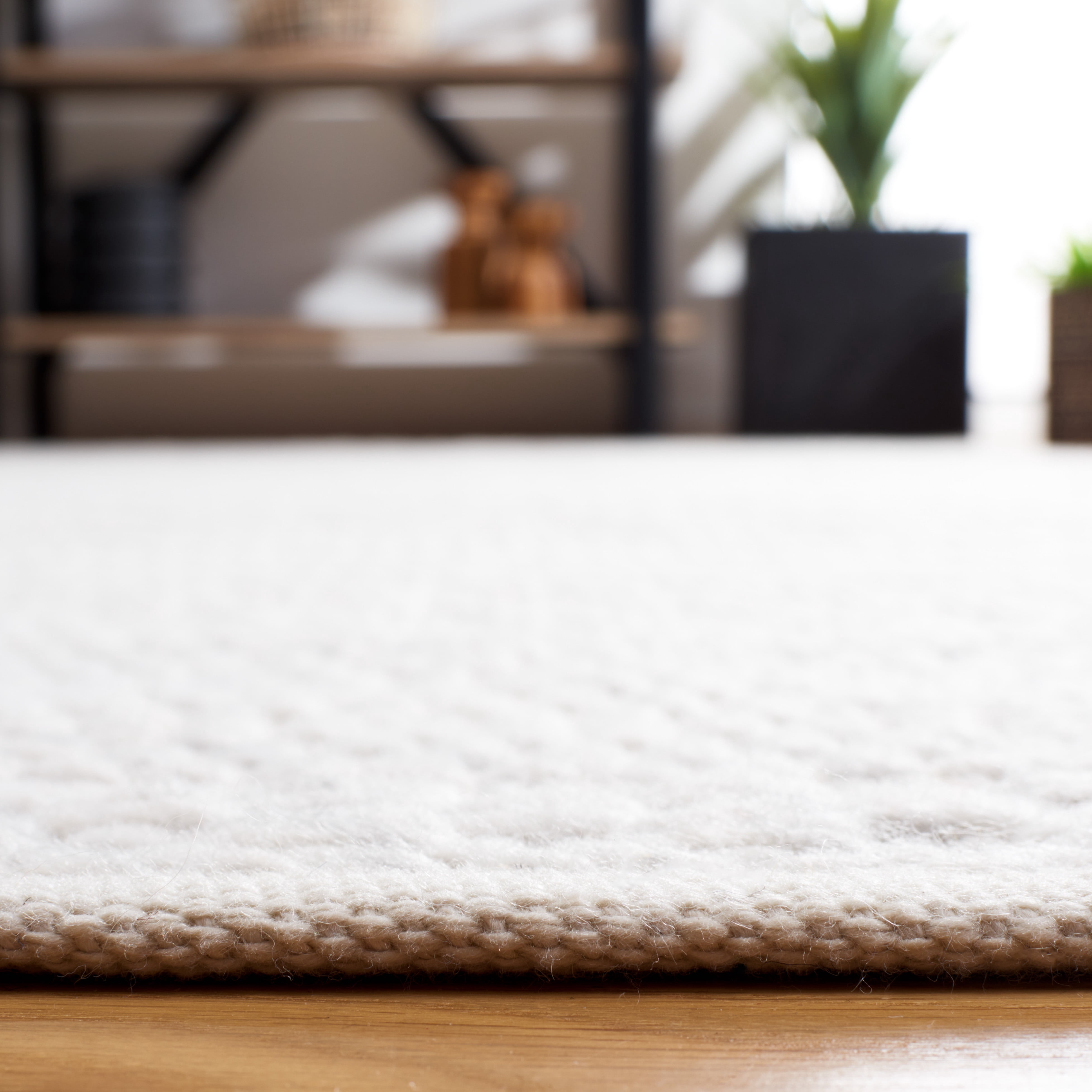 SAFAVIEH Natura Felicity Geometric Polyester Area Rug, Ivory, 5' x 8'