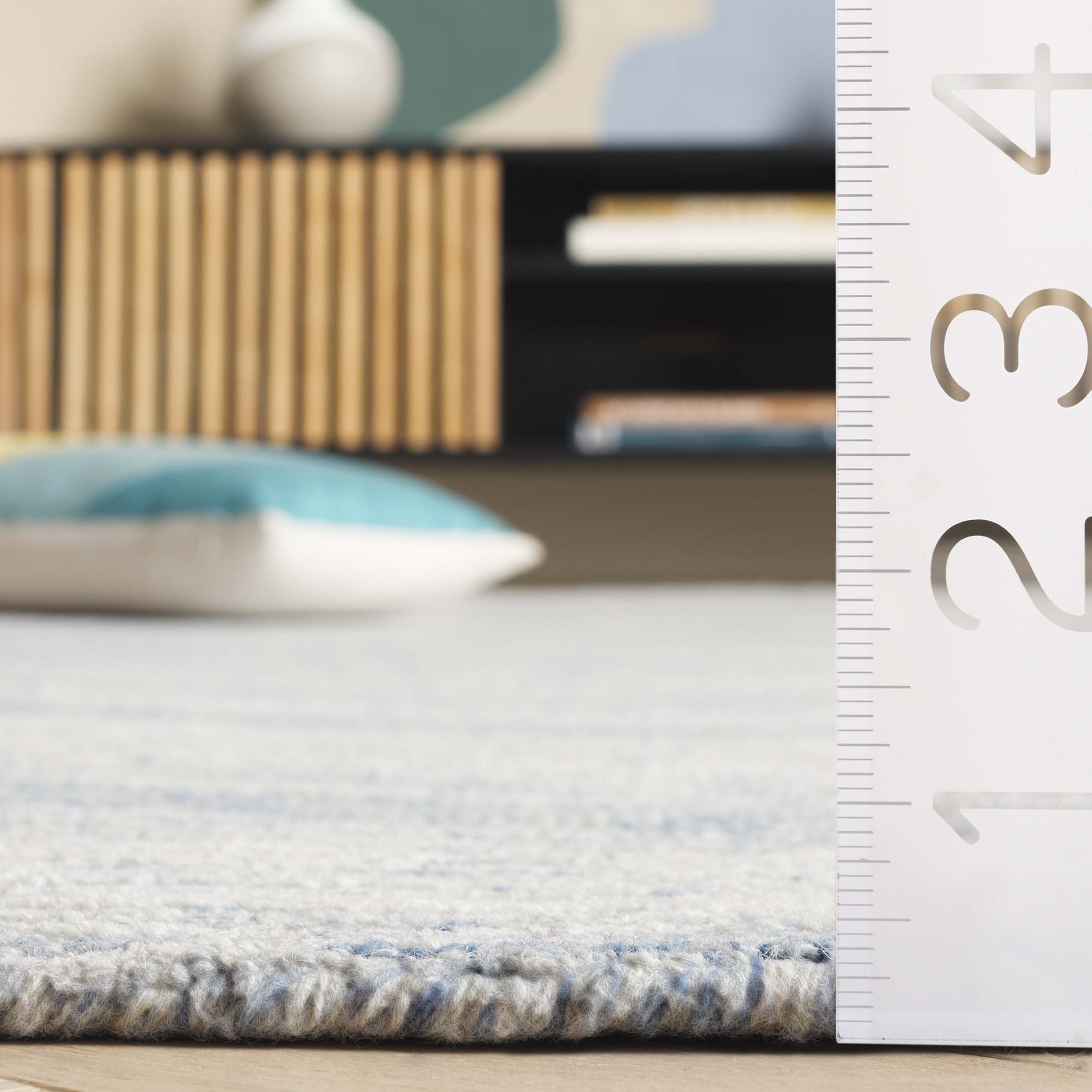 SAFAVIEH Metro Bridget Abstract Area Rug, Blue/Ivory, 2'3" x 4'