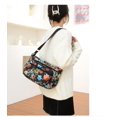 thumbnail image 4 of Bolso bandolera mensajero de tela Oxford para mujer, bolso de tela floral diagonal informal, monedero (flores-1) Feliz Sencillez, 4 of 4
