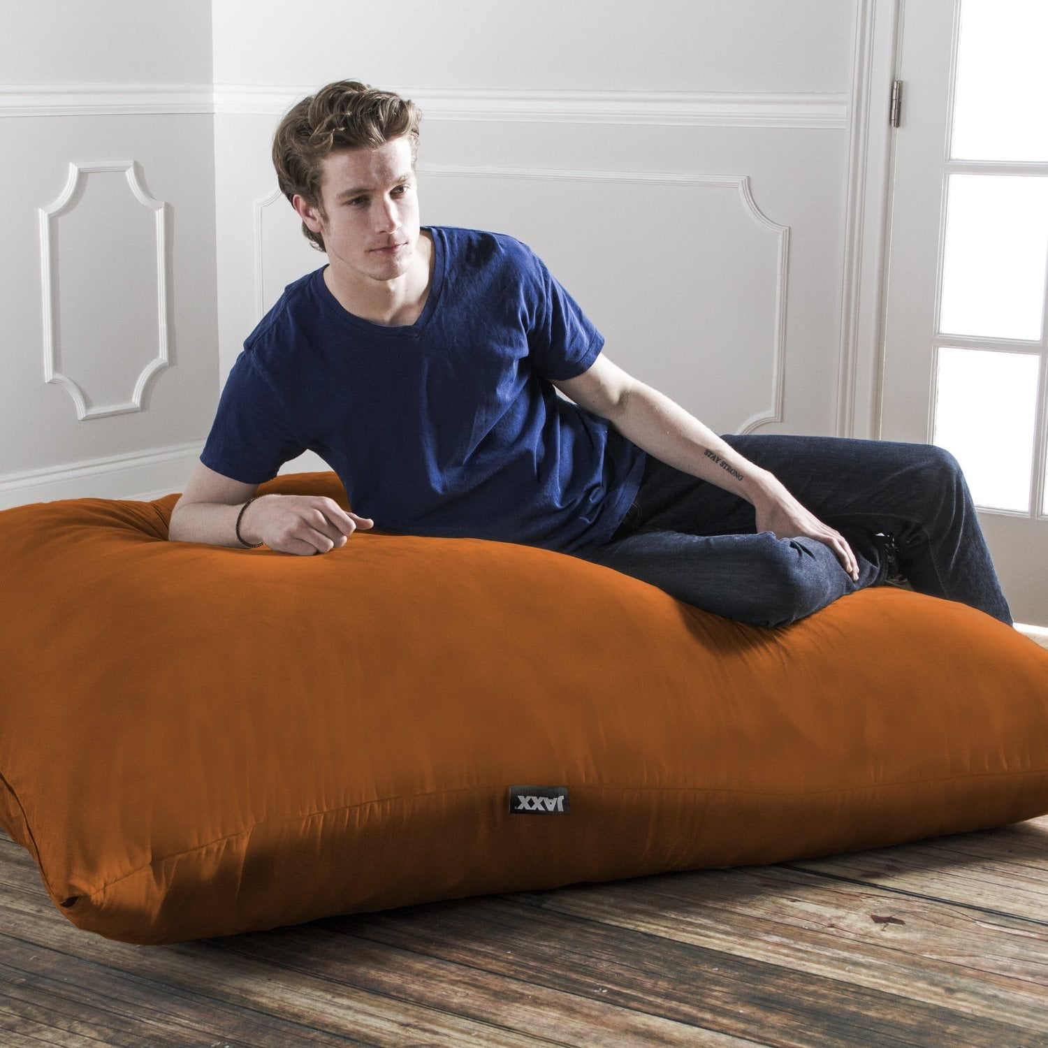 Giant pillow outlet seat