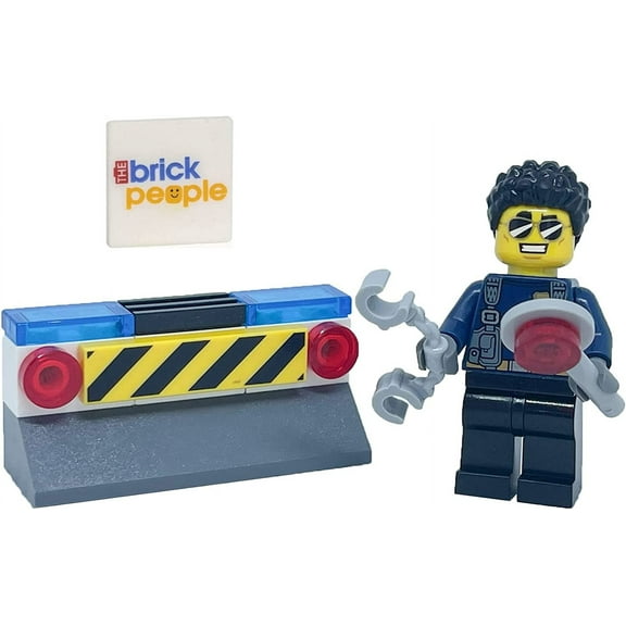 LEGO City: Duke Detain Detective with Handcuffs - Foil Pack
