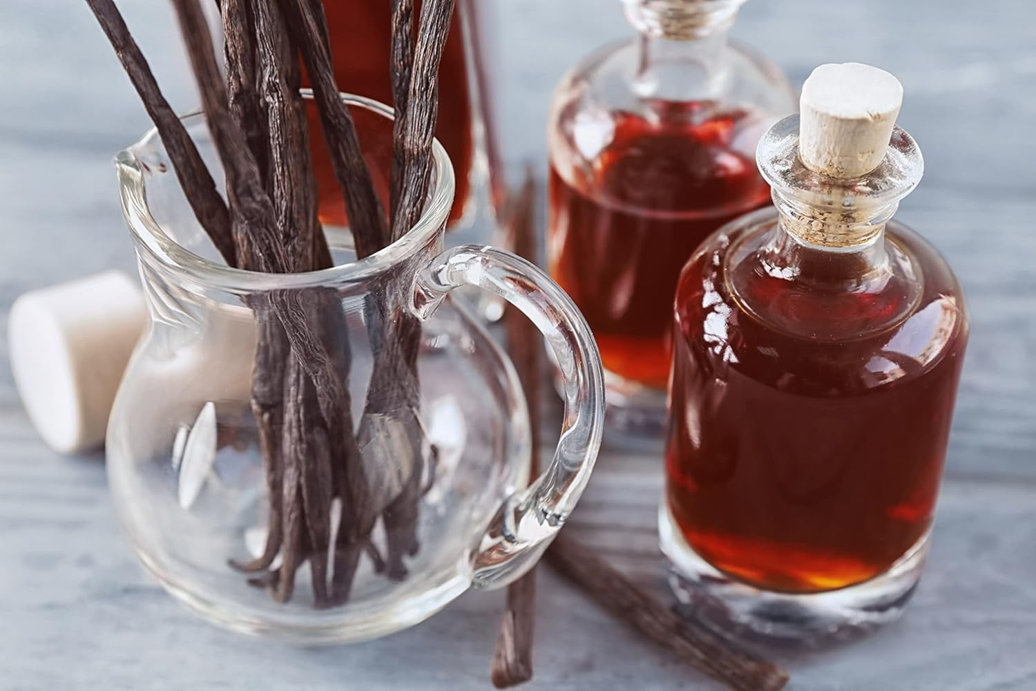 Organic Vanilla Extract - Made with Madagascar Vanilla Beans – For Baking, Desserts, Home Cooking and Chefs - 8 OZ