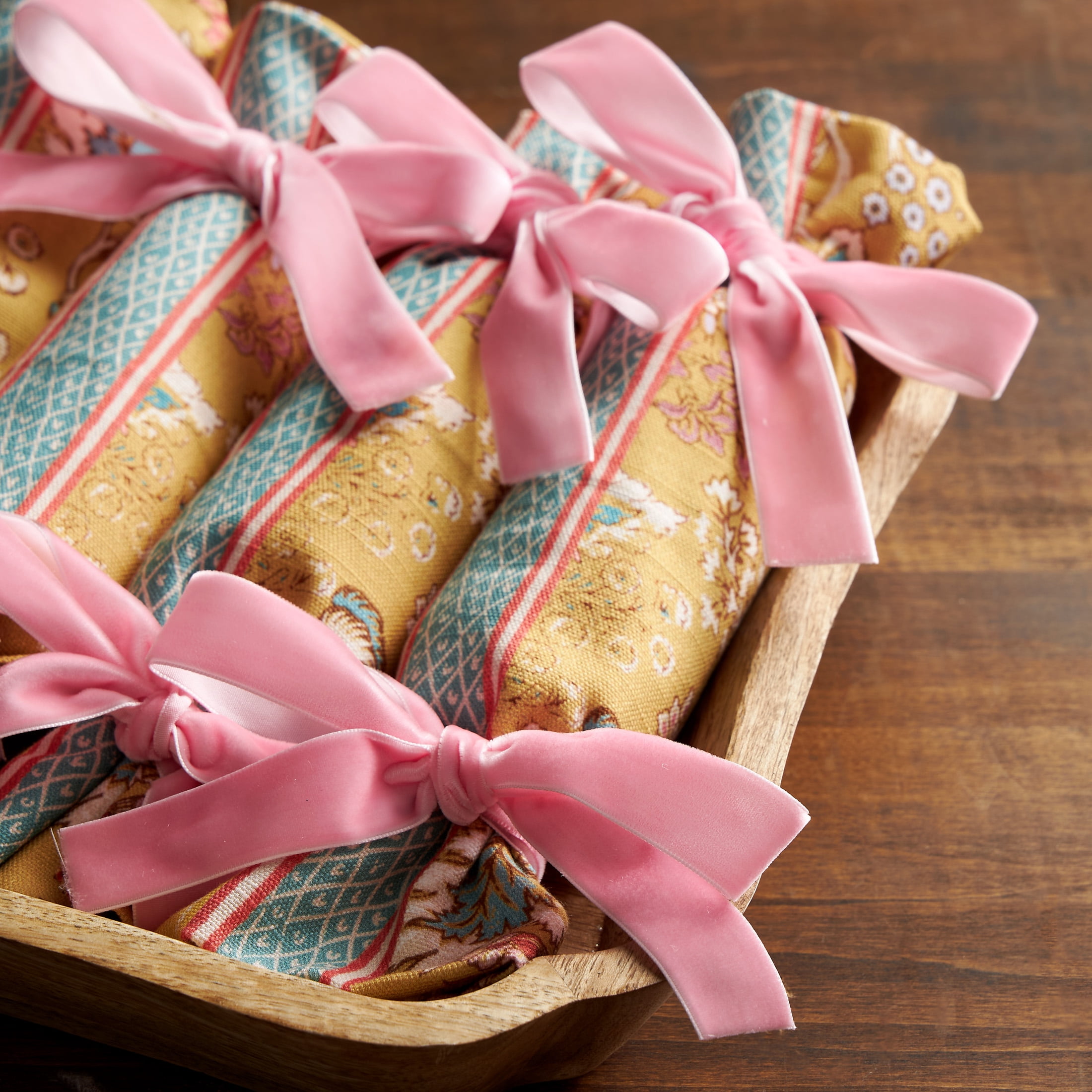 Offray classiq pink velvet 0.875in x 12ft for crafts and gifting