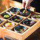thumbnail image 5 of El plato for salsas se puede utilizar for contener diversas salsas, aperitivos, frutos secos y otras golosinas., 5 of 6