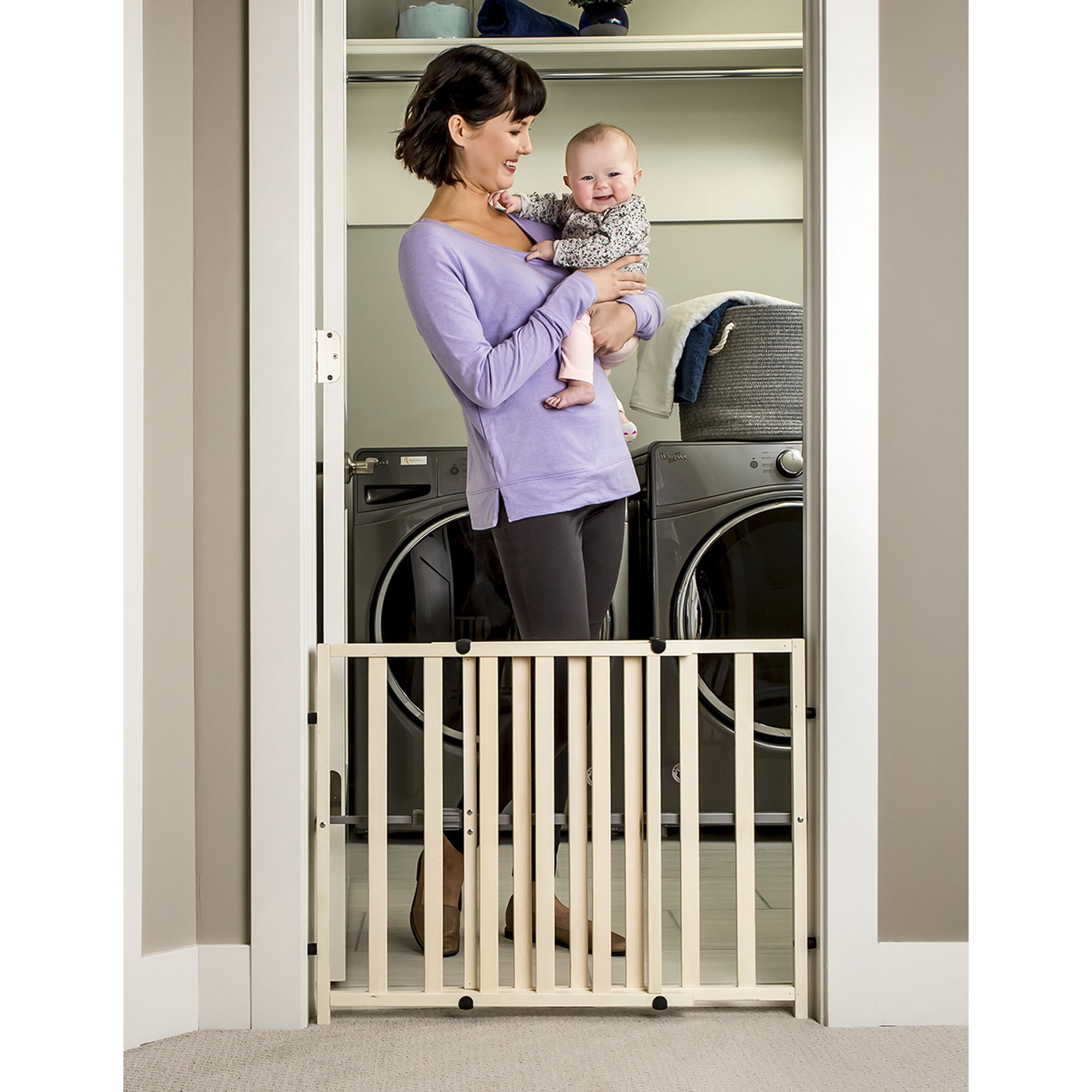 Regalo Wooden Expandable Safety Gate, Wooden Gate, Ages 6 to 24 Months