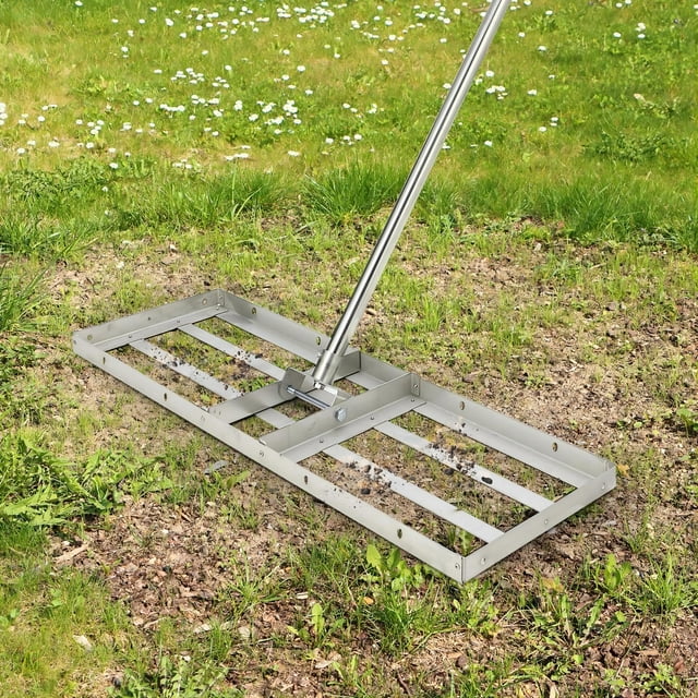 BeesClover Râteau de Nivellement de Pelouse, Rotation Flexible à 180° et Long Manche, Outil de Nivellement de Pelouse en Acier Inoxydable Robuste pour Habillage Supérieur pour Cour Arrière, Jardin, Ferme, Terrain de Golf, Pâturage