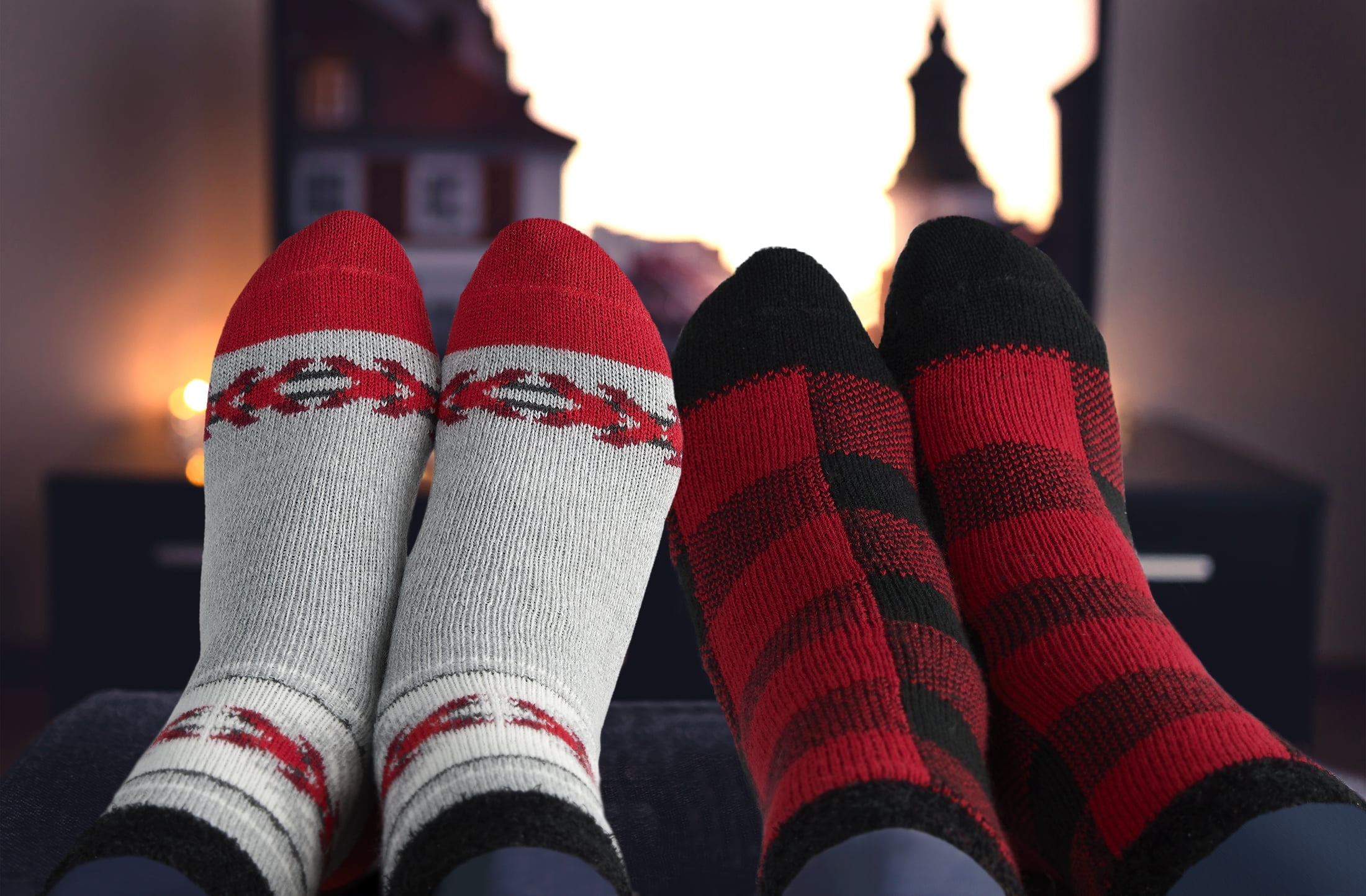 Airplus Dual Layer Holiday Crew Sock, Home for Christmas, Men's Large 3 Pack