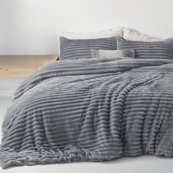 U by Bedsure 3 Pieces Fluffy Queen Comforter Set, Super Soft Faux Fur Grey Bedding Set, 1 Luxury Shaggy Fuzzy Comforter with 2 Pillowcases