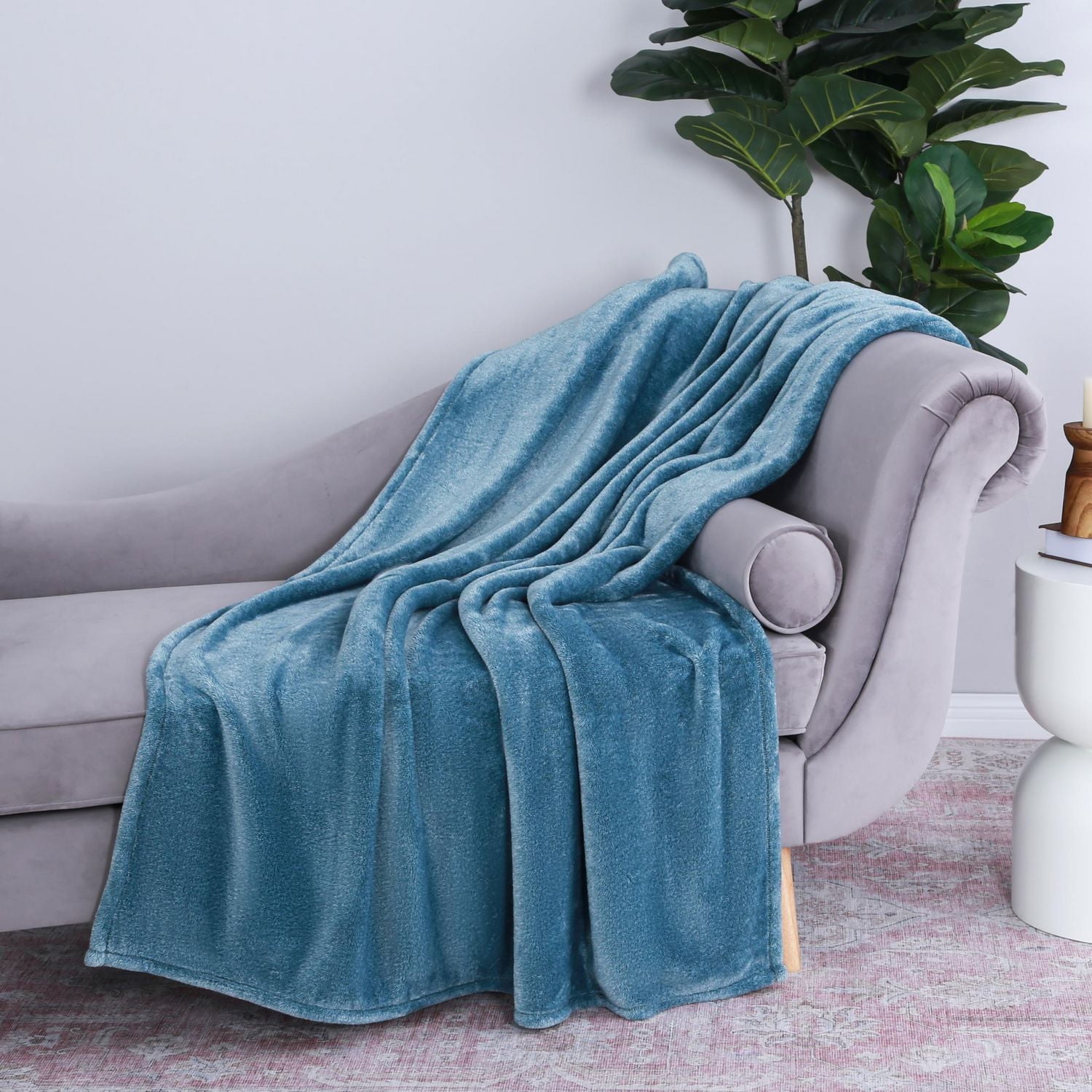 ECO PLUSH OVERSIZED THROW