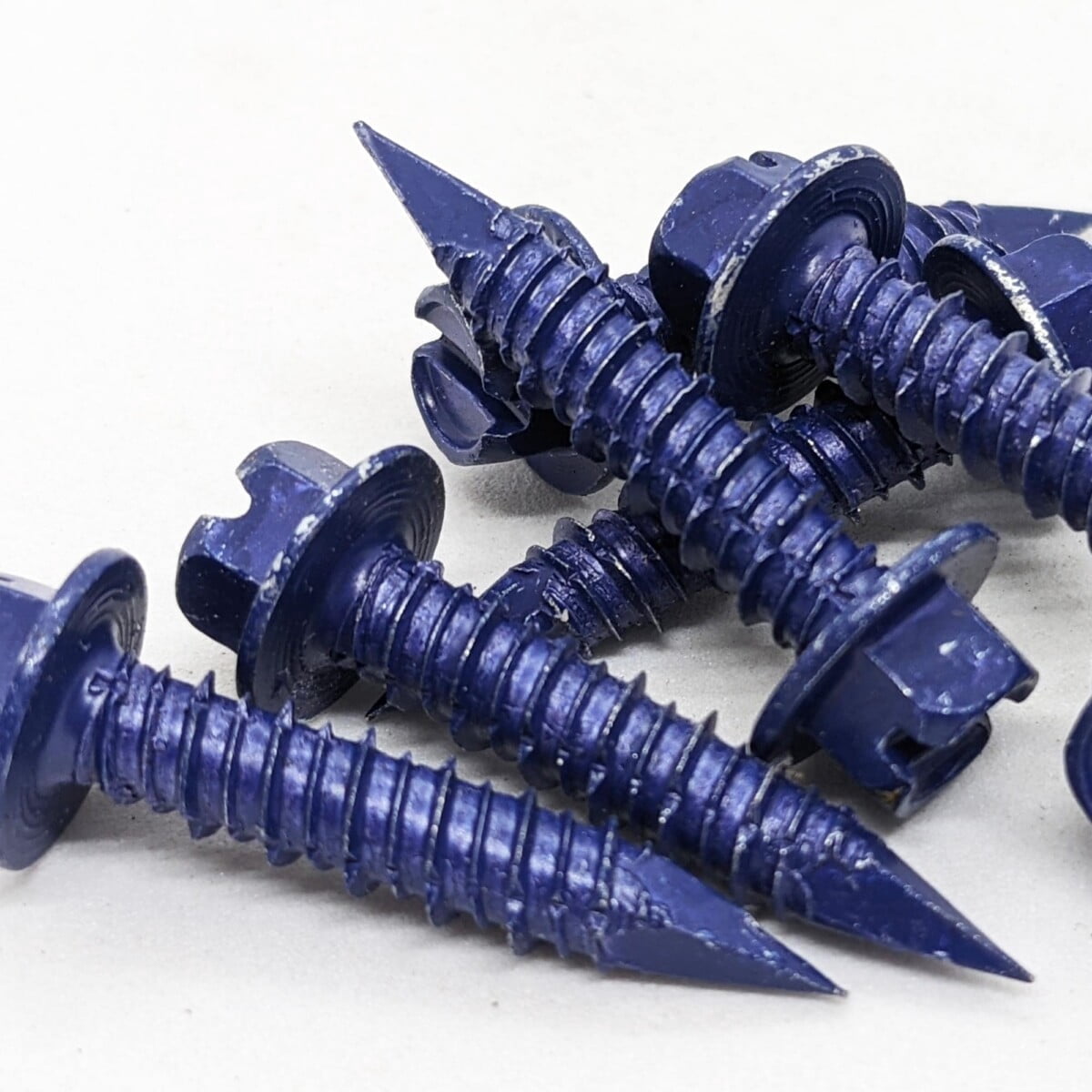 (500) 1/4" x 1-1/4" Slotted Hex Washer Head Tapcon Blue Masonry Concrete Screws BULK BOX